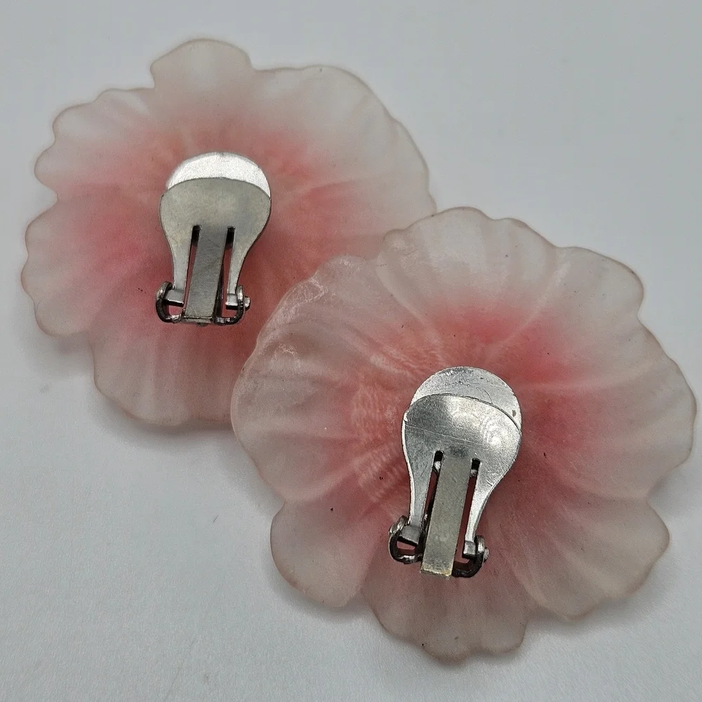 VINTAGE Pink Frosted Plastic 3D Flower Statement Earrings Clip On